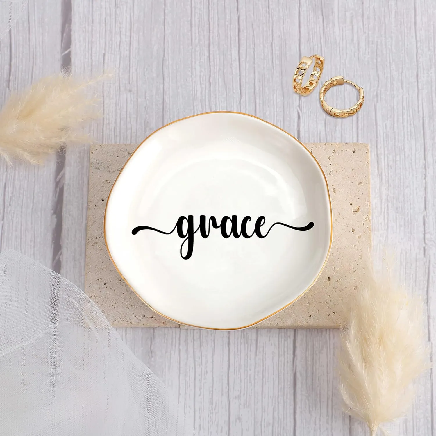 JoycuFF Grace Personalized Name Ceramic Jewelry Tray, Mothers Day Christmas Anniversary Engagement Birthday Gifts for Women Couples, Trinket Dish for Rings Earrings Necklaces Bracelets Keys