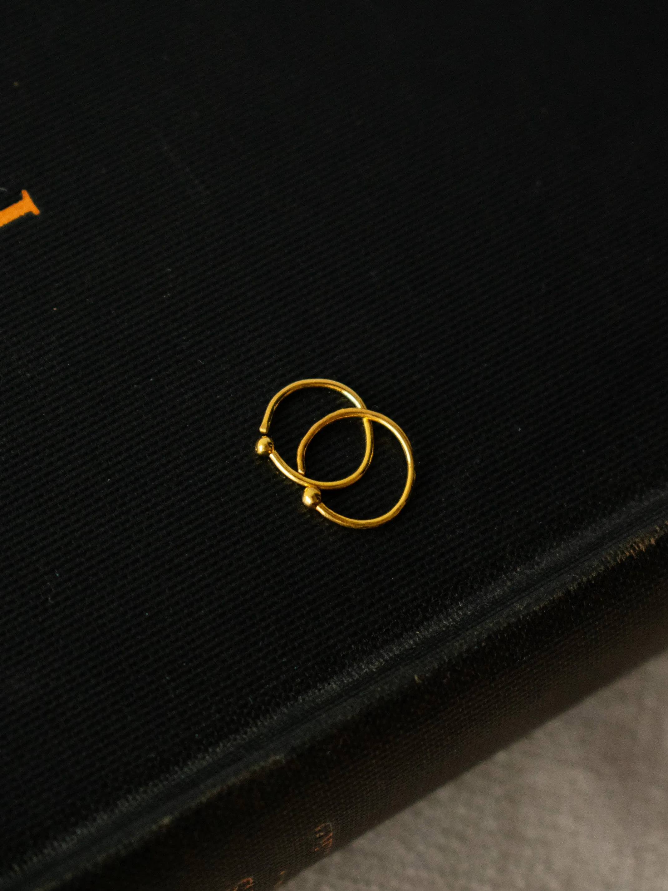 Micro Hoop in 24kt gold