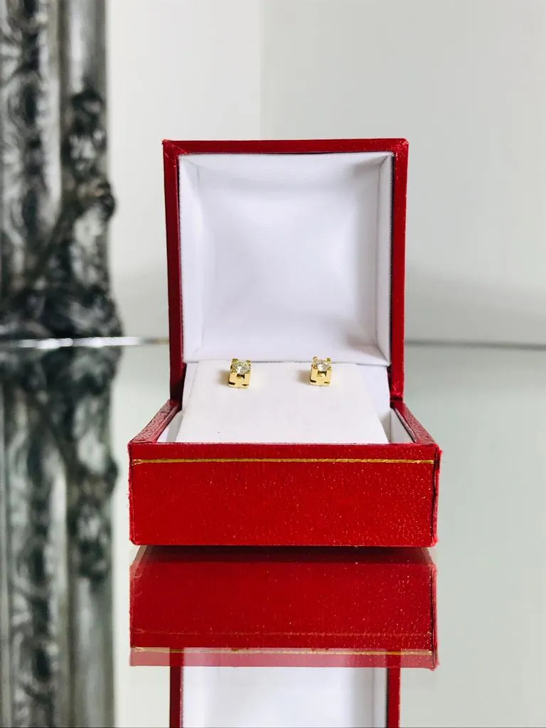 Solitaire 18k Gold Diamond Earrings