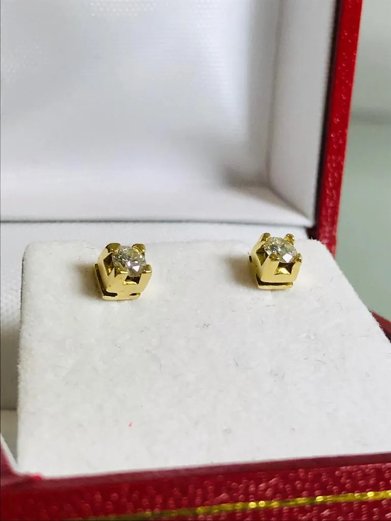 Solitaire 18k Gold Diamond Earrings